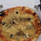 Robion Pizza food