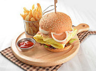 Atan Burger Bikers food