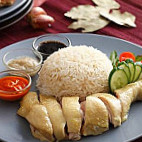 Heji Kampong Chicken Rice Hé Jì Cài Yuán Jī Fàn Restoran N 88 food