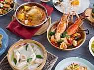 Blue Chang Modern Thai Cuisine food