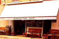 Manhattan Cafe inside