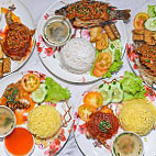 Nasi Ayam Warisan Bonda food