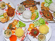 Nasi Ayam Warisan Bonda food