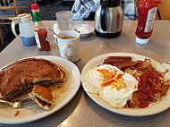 American Classic Cafe food