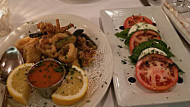 Giovanni's Trattu food