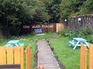 The Auld Hoose outside