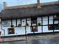 Old Thatch Tavern outside