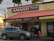 Amanti Pizza & Pasta outside