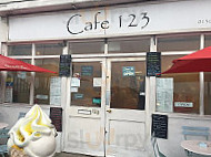 Cafe 123 inside