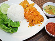 Restoran Ayam Penyet Solo food