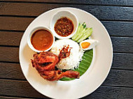 Umi Nasi Paku Ayam Kampung Shah Alam food