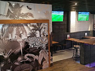 Gorilla Grill Pub&kitchen inside
