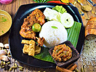 Sri Stulang Nasi Ayam food