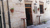 Taberna De Pilatos Areperia outside