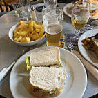 Willy's Pub And Brewery food