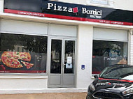 Pizza Bonici outside