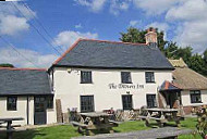 The Drovers Inn outside