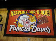 Famous Dave's inside