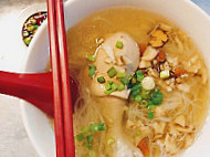 Duck Drumstick Herbal Noodle Soup (medan Selera Wr) food