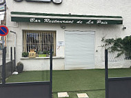 Cafe Restaurant de la Paix outside