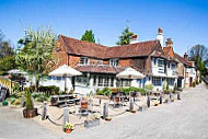 The Links Tavern, Liphook outside