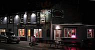 The Welsh Black Inn outside