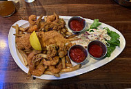 201 Seafood Lounge food