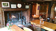 Fox Hounds At Althorp Coaching Inn food