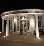 Milchbar outside