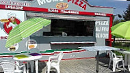 Momo Pizza inside