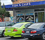 Vernon's Fish Chippery outside