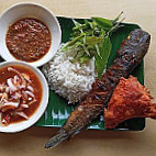 Restoran Awan Beringin (nasi Campur) food