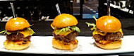 Fahrenheit Burger Champagne food