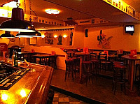 Millers Restaurante y Bar inside