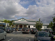 Flanigan's Seafood Grill outside