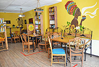 Cafeneaua Noastra inside