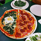 La Pizzeria Italiana food