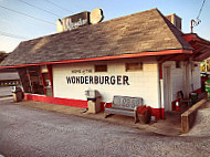 Wyndall's Wonder Whip outside