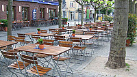 Schwan Am Burgplatz outside