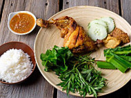 Nasi Ayam Nindia Warung Meklah Cafe food