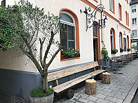 Gasthaus Weinbauer outside