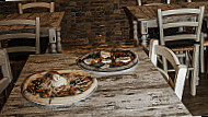 Pizzeria Birreria Friends food