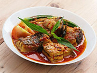 Warung Gulai Bawal Asam Pedas Warisan (r’s Bistro) food