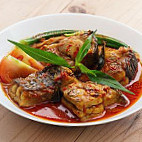 Warung Gulai Bawal Asam Pedas Warisan (r’s Bistro) food