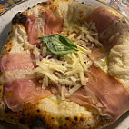 Caprizza (pizzeria Y Cocina Napolitana) food