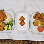Ayam Geprek Meraung (kota Damansara) food