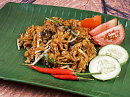 Bob Salmi Char Kuey Teow food