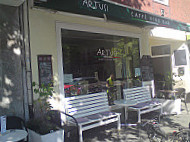 Artusi Cafe Vino Bar outside
