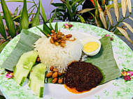 Warung Kak Ina Nasi Lemak Kukus food