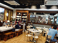 Jingsi Books Cafe Jìng Sī Shū Xuān inside
